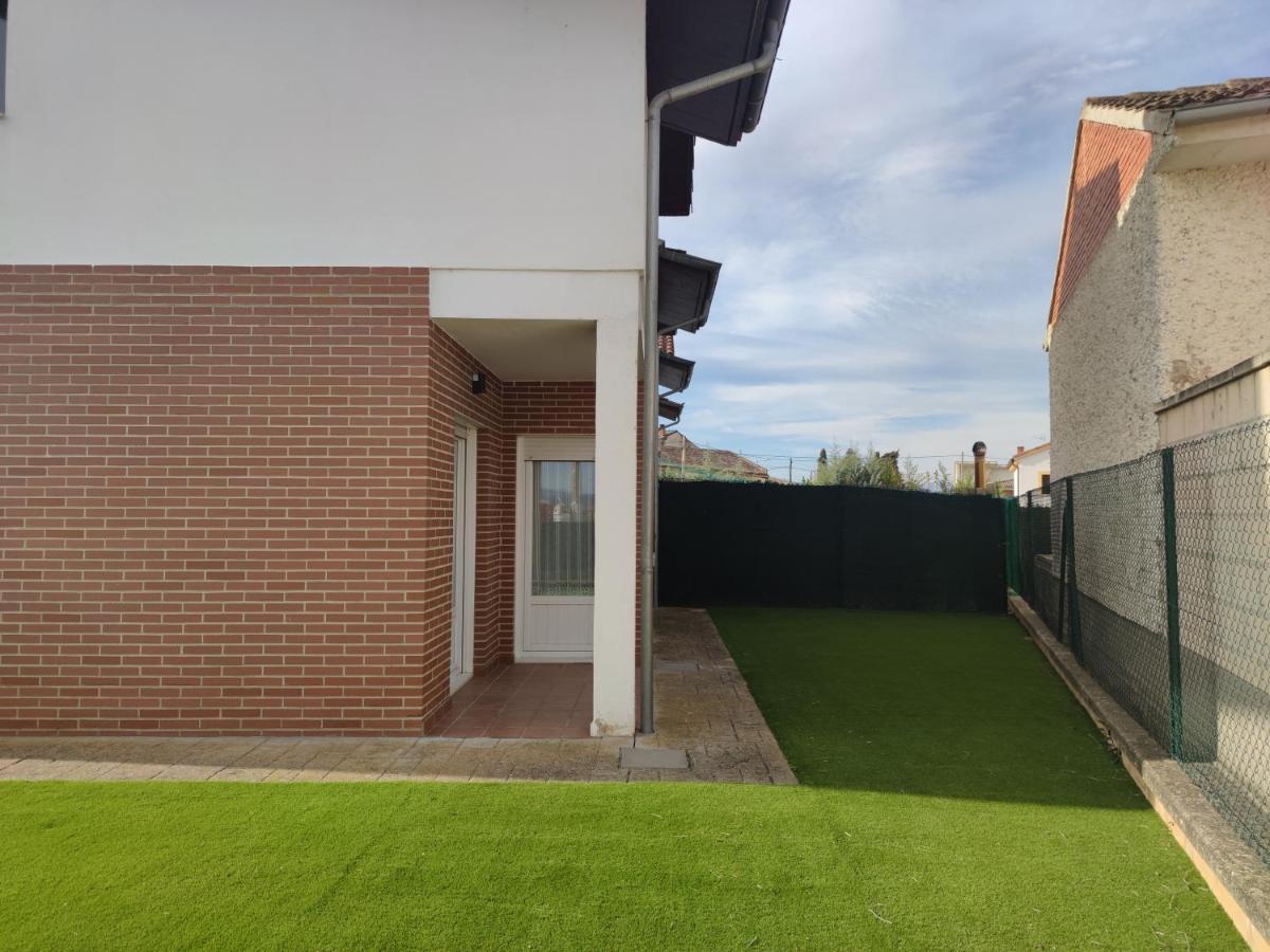 Chalet Con Amplio Jardin カサラレイナ エクステリア 写真